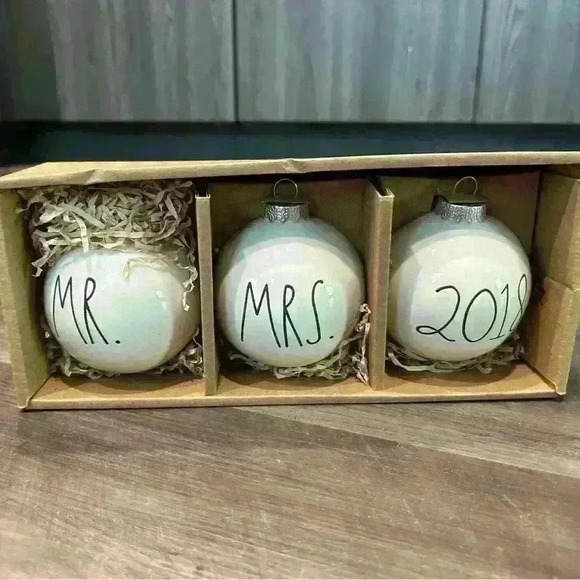 NEW! Rae Dunn Mr. & Mrs. 2018 ornaments - Picture 1 of 1